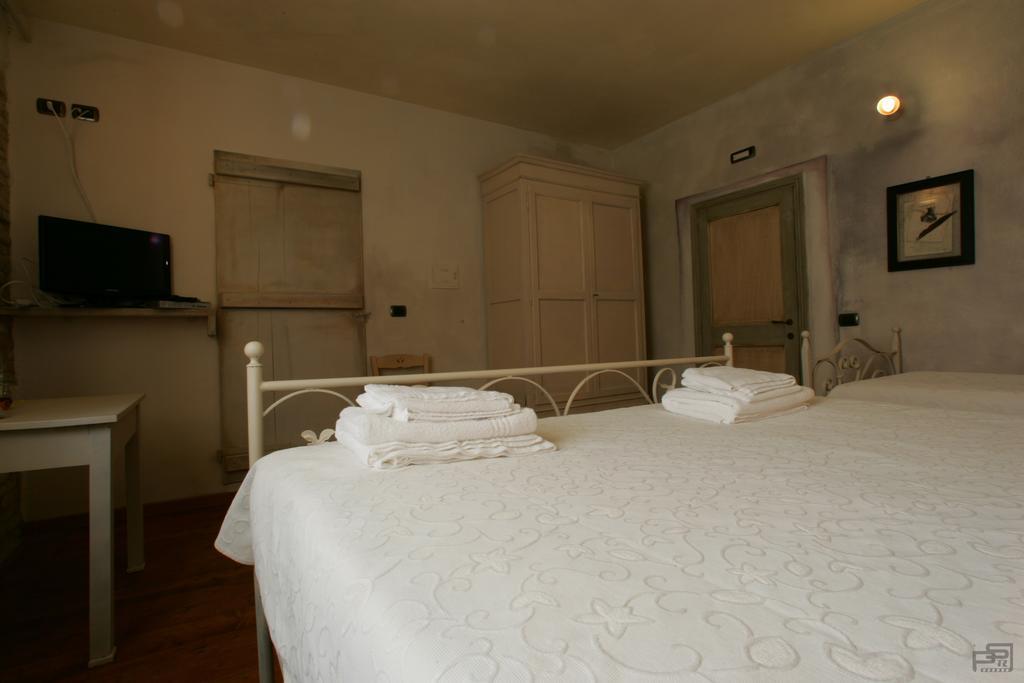 Villa Ristorante Country House Isolabelgatto Fano Zimmer foto