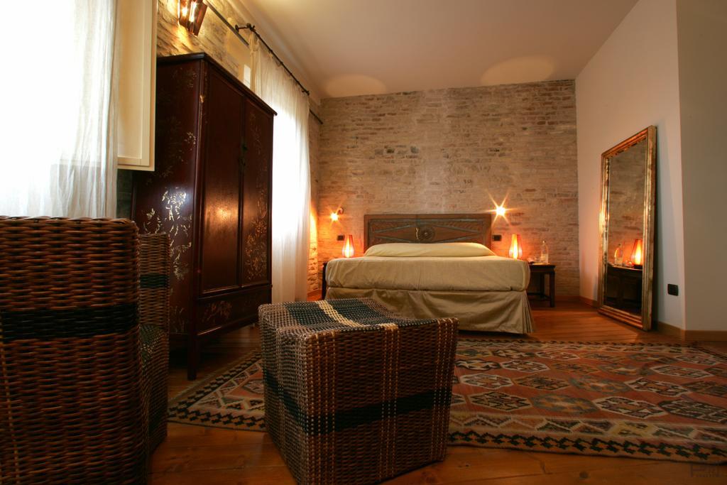 Villa Ristorante Country House Isolabelgatto Fano Zimmer foto